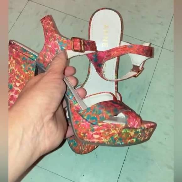 Anne Klein heels size 8(women). Slightly used, great condition. - Picture 2 of 2